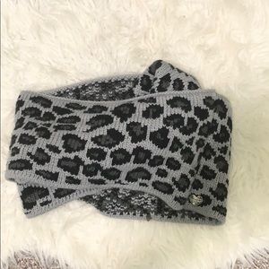 Betsey Johnson leopard circle scarf